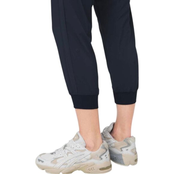Lululemon Wanderer Cropped Jogger Pant - Picture 4 of 9